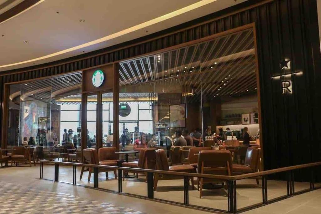 Apartment In Air Residences, Makati With Wifi, Netflix, Pool, Mall And More Manila Exteriör bild