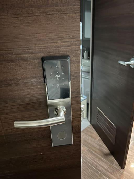 Apartment In Air Residences, Makati With Wifi, Netflix, Pool, Mall And More Manila Exteriör bild