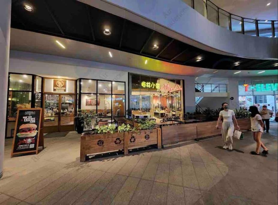 Apartment In Air Residences, Makati With Wifi, Netflix, Pool, Mall And More Manila Exteriör bild