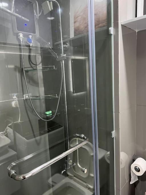Apartment In Air Residences, Makati With Wifi, Netflix, Pool, Mall And More Manila Exteriör bild