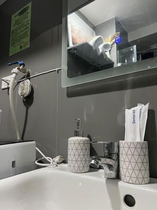 Apartment In Air Residences, Makati With Wifi, Netflix, Pool, Mall And More Manila Exteriör bild