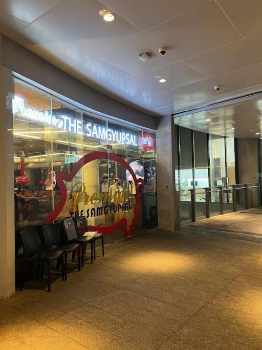 Apartment In Air Residences, Makati With Wifi, Netflix, Pool, Mall And More Manila Exteriör bild