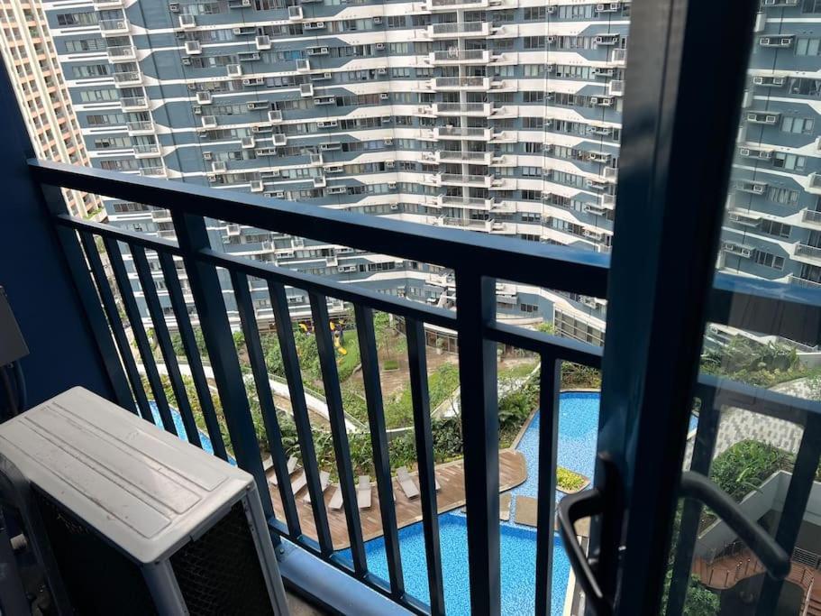 Apartment In Air Residences, Makati With Wifi, Netflix, Pool, Mall And More Manila Exteriör bild