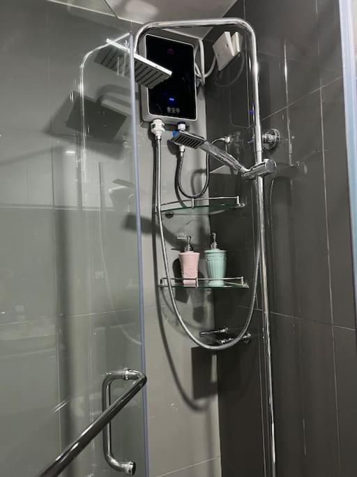 Apartment In Air Residences, Makati With Wifi, Netflix, Pool, Mall And More Manila Exteriör bild