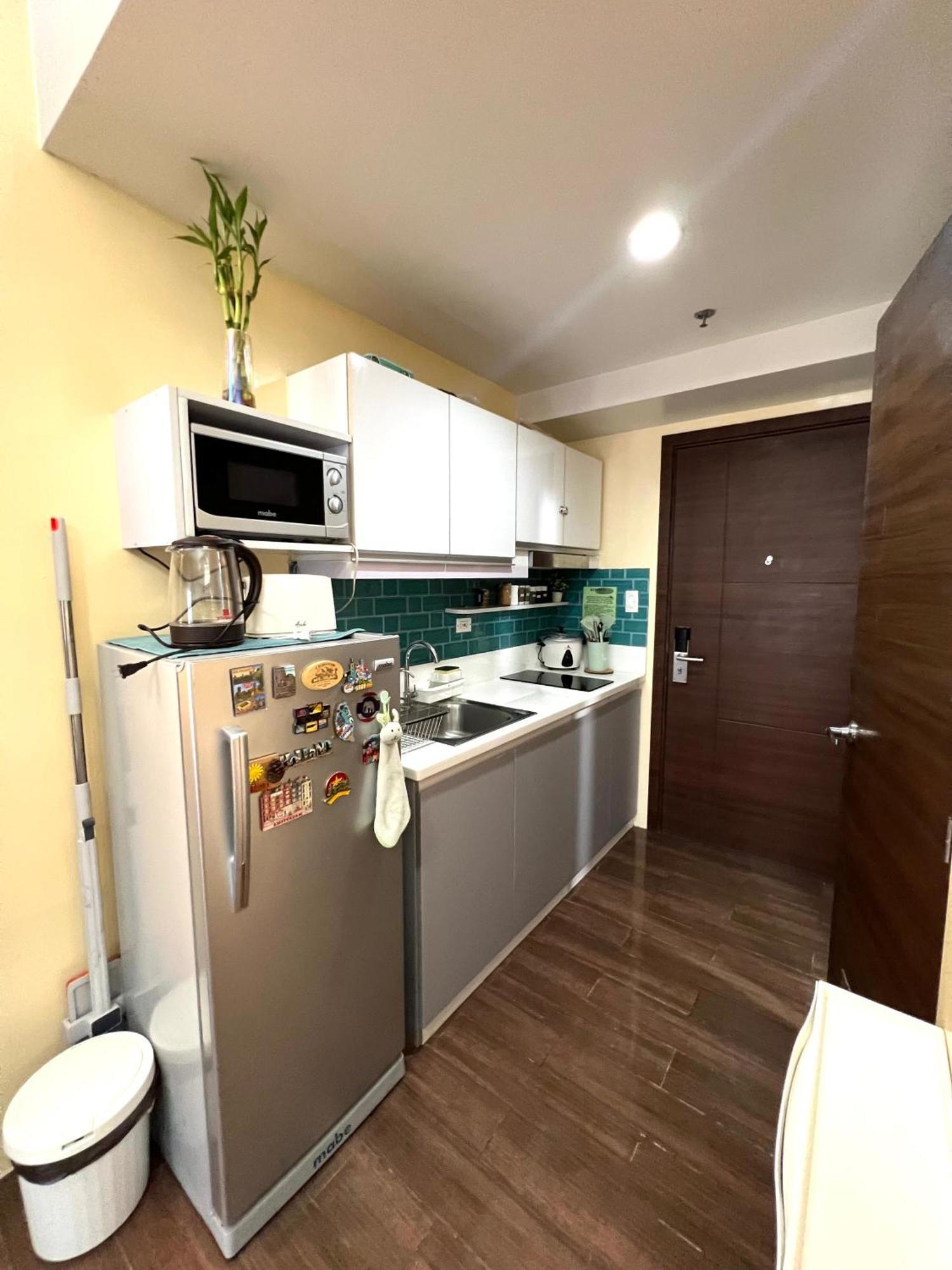 Apartment In Air Residences, Makati With Wifi, Netflix, Pool, Mall And More Manila Exteriör bild